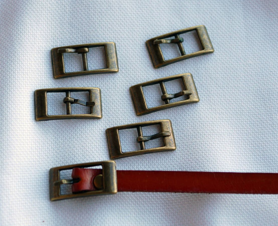 Spännen i antik brons för bältesarmband 8mm x 5