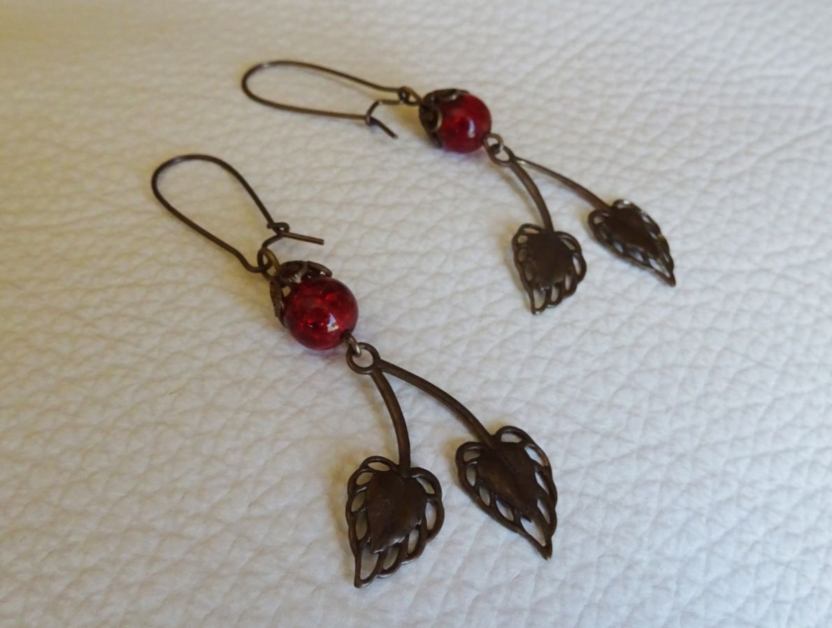 Bohemiska mässingsörhängen Cherry