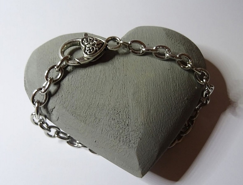 Armband silverpl&auml;terad kedja stort hj&auml;rta l&aring;s 20 cm