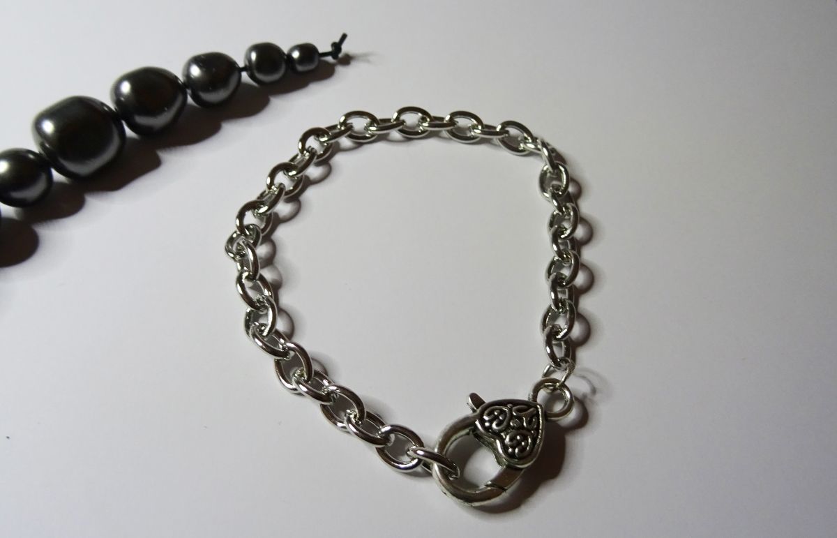 Armband silverpläterad kedja stort hjärta lås 20 cm