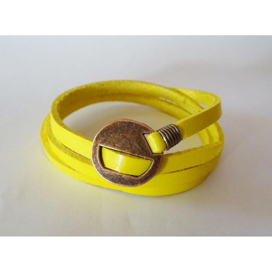 Fint gult läderarmband trippel sväng