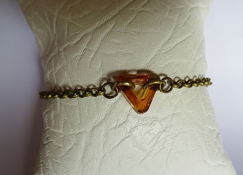 Fina bronsarmband i kedja Triangel 