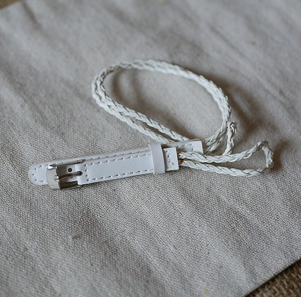 Bracelet montre tress&eacute; blanc