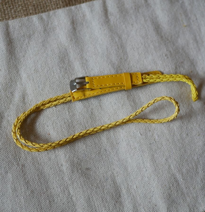 Gult flätad klockarmband