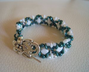 Silky White Teal armband