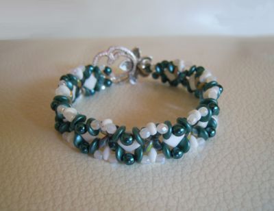 Silky White Teal armband
