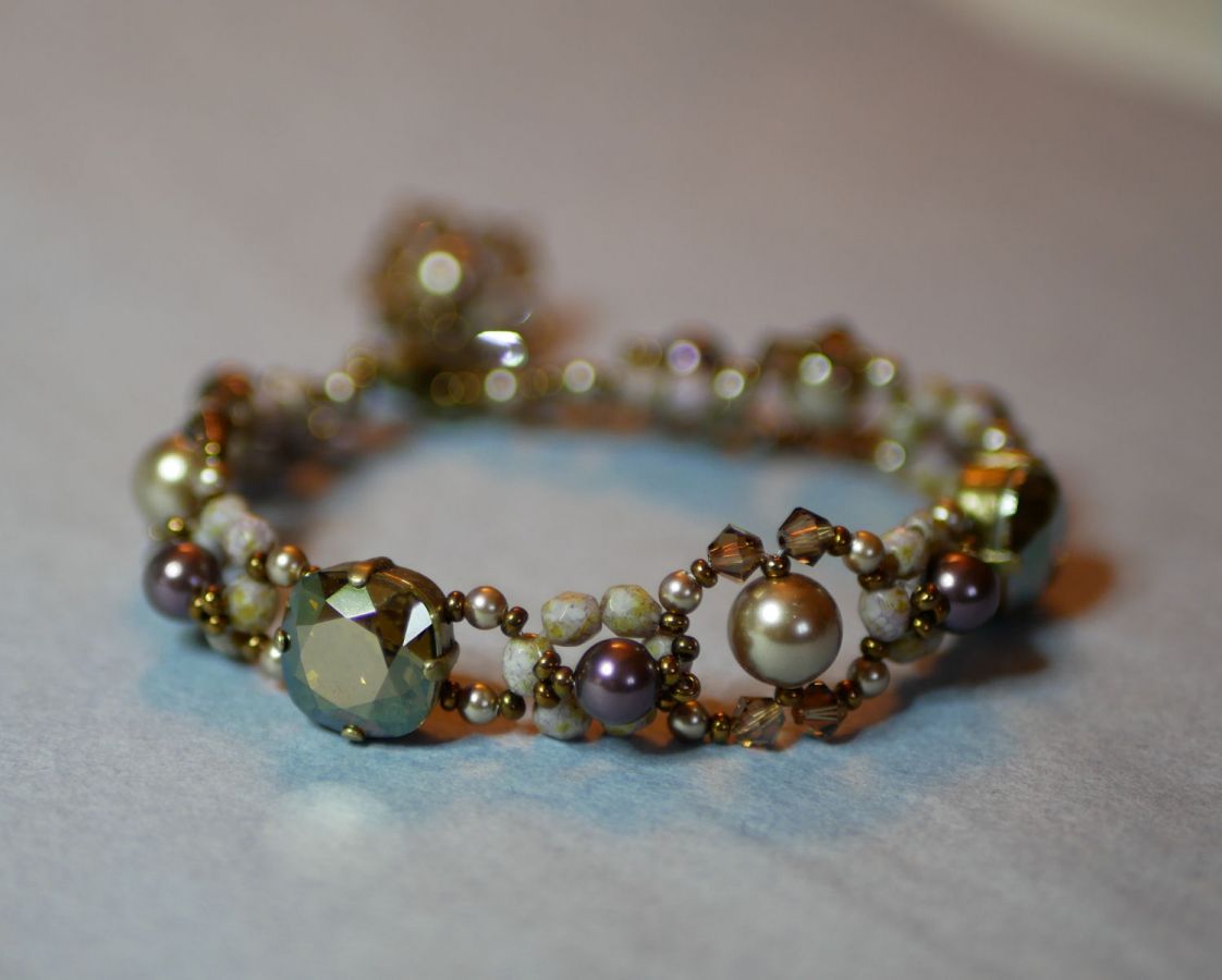 Kanel Triad armband med charm