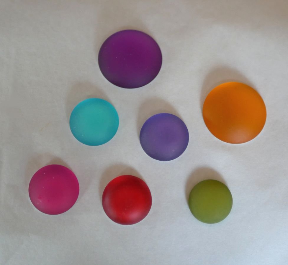 Cabochon Luna Mjuk lila tanzanit diameter 18mm