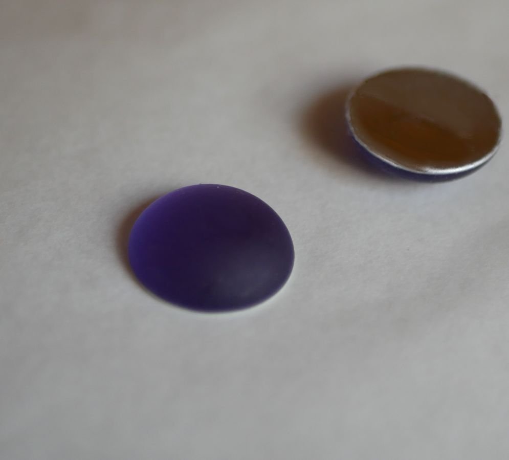 Cabochon Luna Mjuk lila tanzanit diameter 18mm