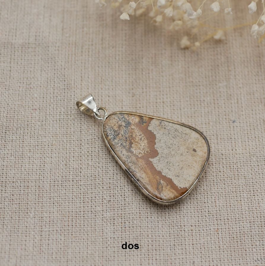 Cabochon hänge i landskap jaspis sten, triangulär form