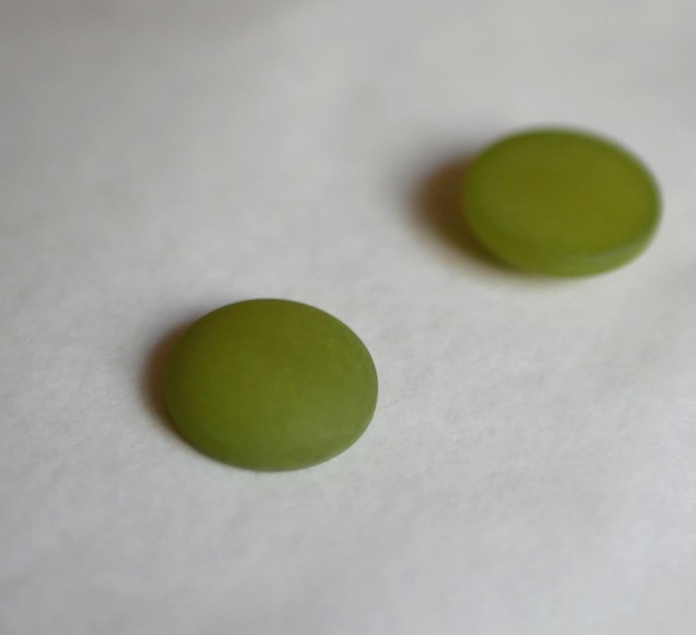Polaris cabochon grön Olivine diameter 16mm
