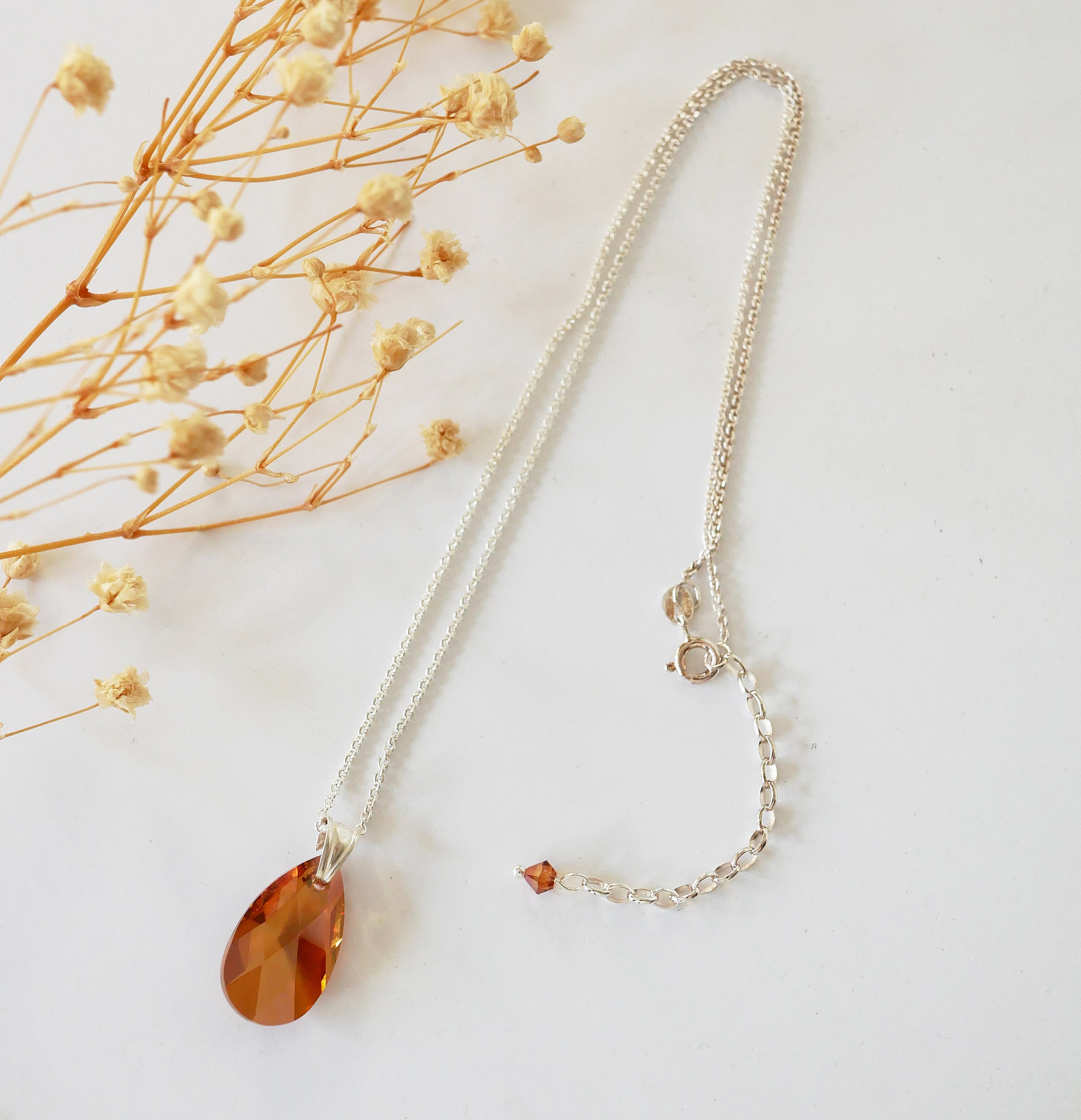 Collier pendentif larme Swarovski ambre sur chaîne argent 925.