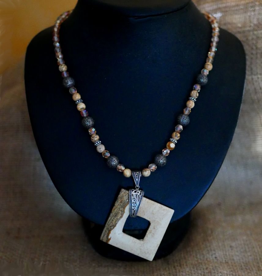 Square Jasper och Bali pärlor halsband