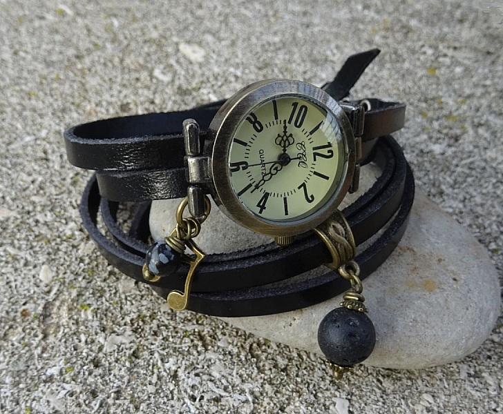 Montre bracelet 5 tours cuir perle lave &agrave; parfumer