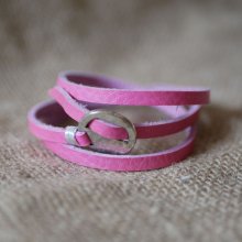 Läderarmband Fuchsia fin trippel sväng