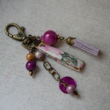 Fuchsia pärla väska nyckelring med lila pompon