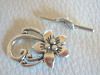 Fermoir en T Fleur d'hibiscus 20x30 mm (+ 1.30 €)